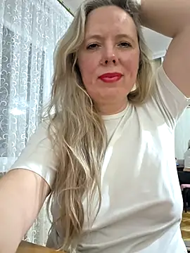 Irina3718 live sex cam