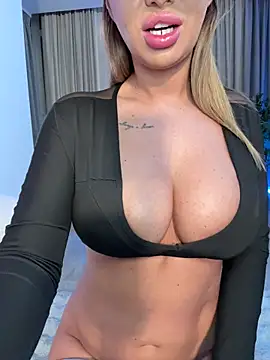 KirstieVegas live sex cam