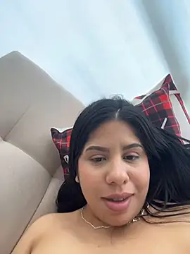 downsonMia live sex cam