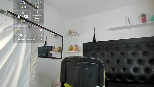 Curvy_Sarah_ live sex cam