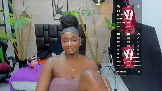 alana_bonny's cam snapshot