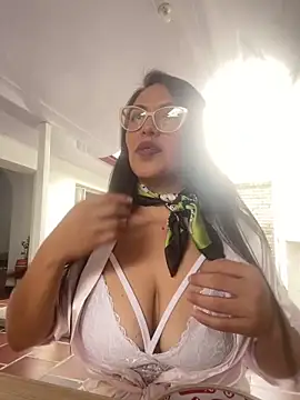 Emma_Sanz__'s cam snapshot