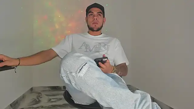 mikee_scooth's cam snapshot