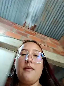 young_dairy01's cam snapshot