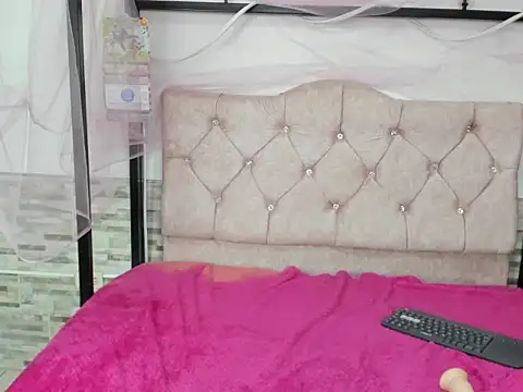 _julie_cooper's cam snapshot