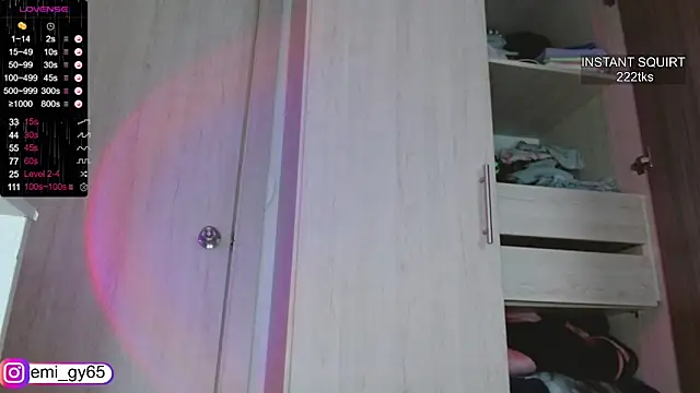 emilyn_grey1's cam snapshot