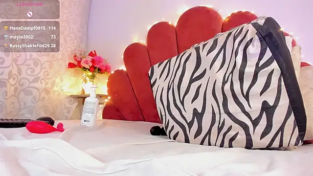 Venuswilds's cam snapshot