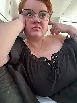 CurvesNChaos's cam snapshot