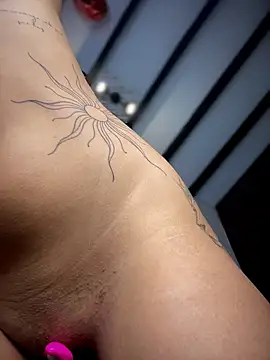 MystiqueXXX's cam snapshot