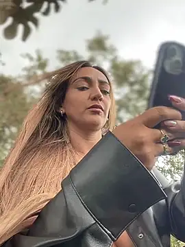 Ninabigtitied live sex cam