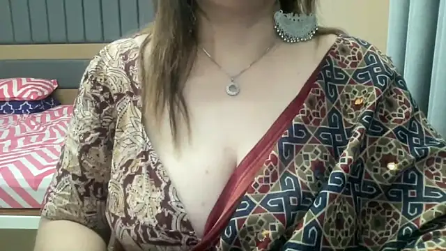 sassypooja live sex cam