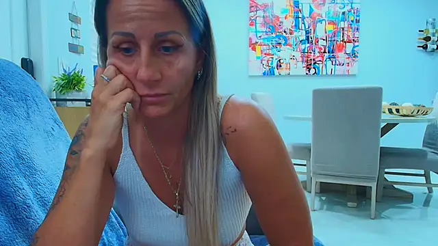 maya_merci_xoxo's cam snapshot