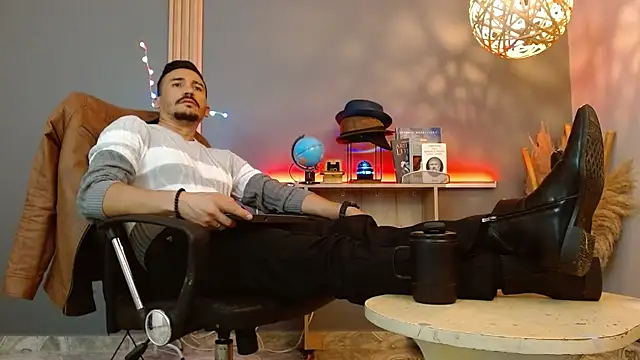 Reiko_85_ live sex cam