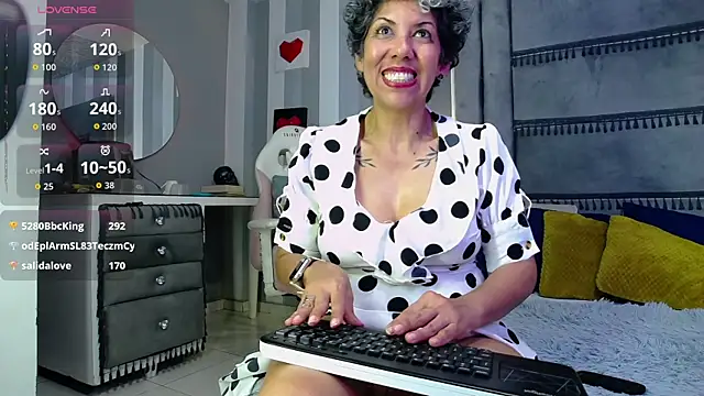 Julianewell live sex cam