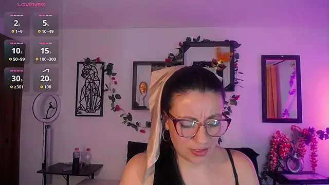 QueenRose94's cam snapshot