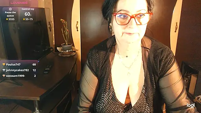 exiMIlf live sex cam