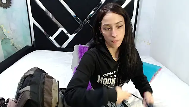 Revelgirl19 live sex cam