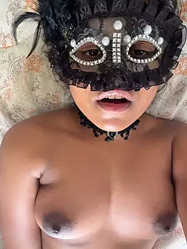 Bella_Luna18 live sex cam