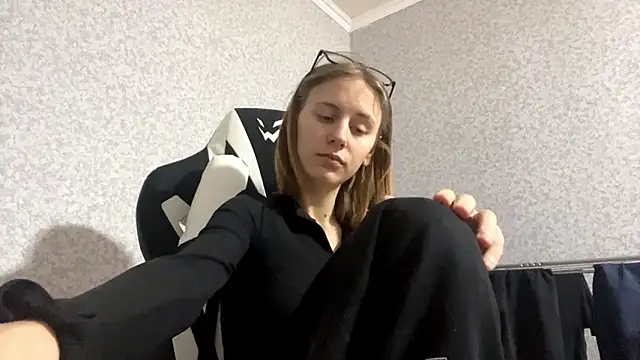 Sweety_Burger's cam snapshot