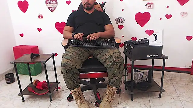 KalethBigDick live sex cam