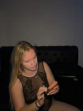 Ellie-rosee live sex cam