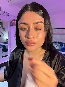 lucianaroy live sex cam