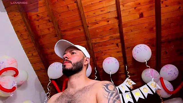 Tom_Bailey live sex cam