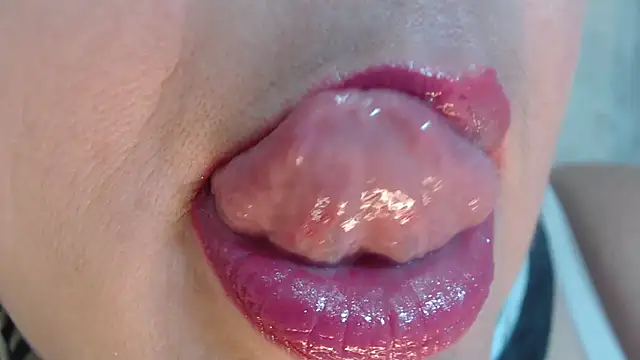 Kerly_Doll live sex cam