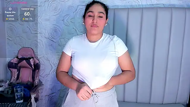 Lya_dubois_'s cam snapshot