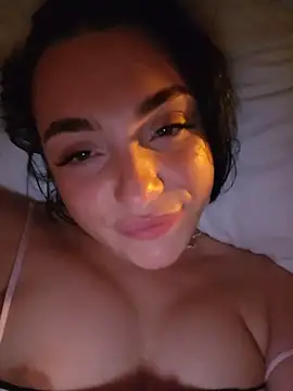 HotDevilGirl_'s cam snapshot