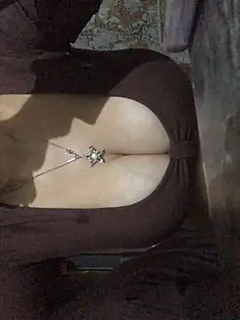 AlevNaz live sex cam