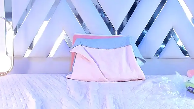 AinoaNoire live sex cam