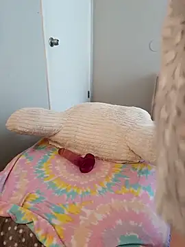 LuvTune's cam snapshot