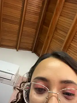 alicia-petite's cam snapshot