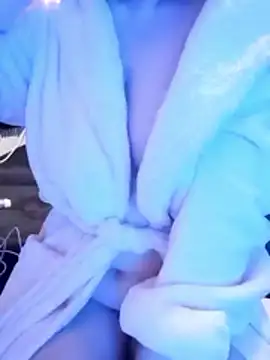 AkuManis's cam snapshot