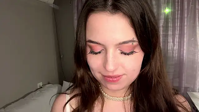 Freya_land's cam snapshot