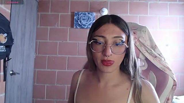 Andrea_camilaaa live sex cam