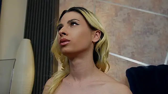 BlondieRhea's cam snapshot