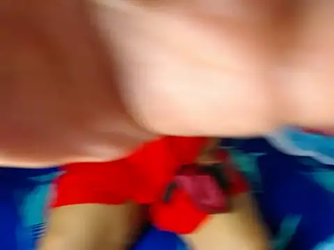 Snakiecharmi's cam snapshot