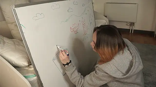 HattieGenualdi's cam snapshot