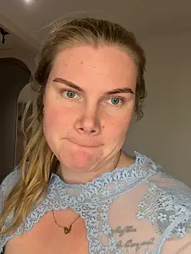 SexyBlondJoanna live sex cam