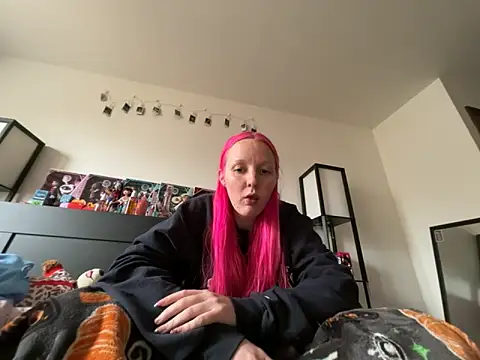 pinkhairfun16's cam snapshot