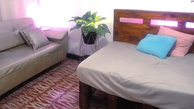 Yeseniaa25_'s cam snapshot