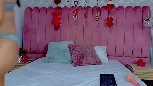 EMILYJOHNSON01's cam snapshot