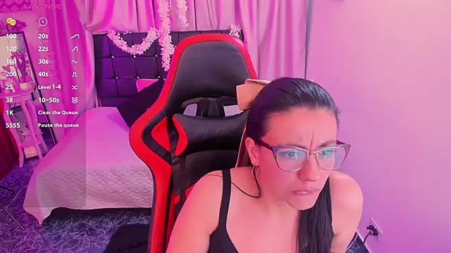 QueenRose94's cam snapshot