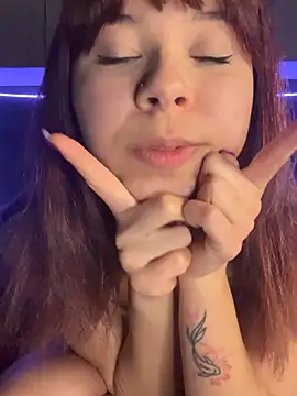 YumiLux live sex cam