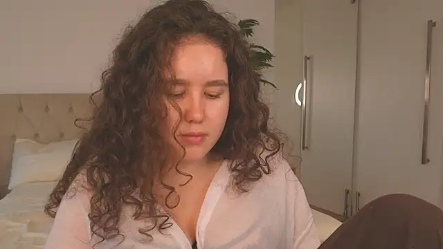 Ariella_Sol live sex cam