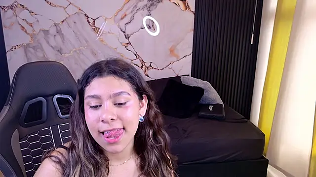 Sophie19__'s cam snapshot