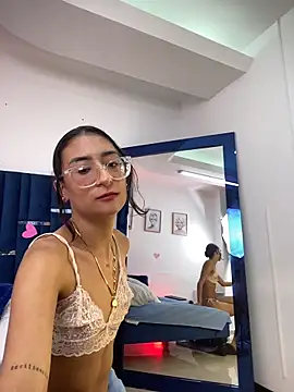 afroditaevans_'s cam snapshot