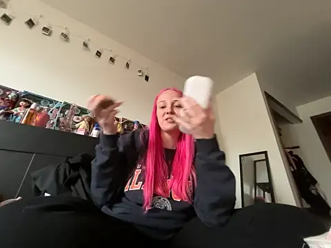 pinkhairfun16's cam snapshot